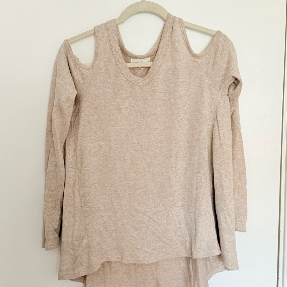 Women's Beige Cold Shoulder‎ Top